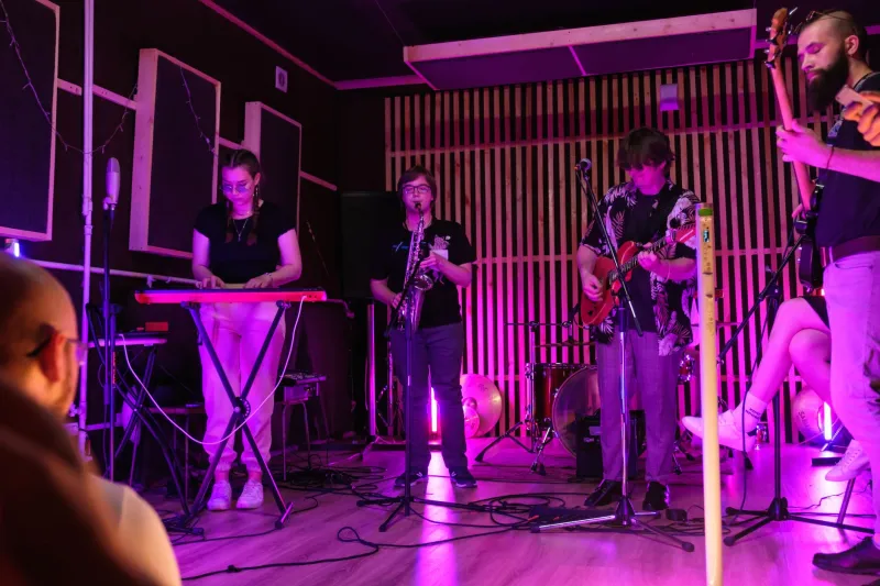 Small Stages, Big Dreams: The Tennessee Venues That Turn Unknown Artists Into Household Names