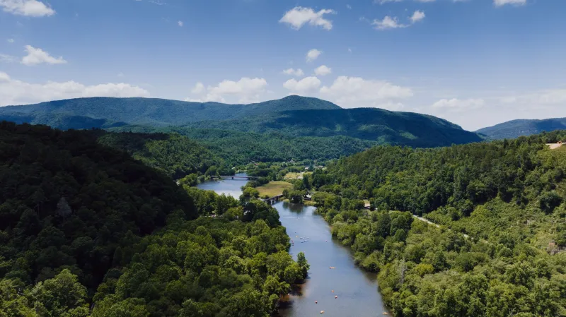 Paddles, Peaks, and Possibility: The River Towns Quietly Becoming Tennessee's Outdoor Playgrounds